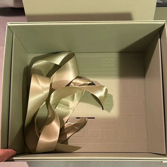 Van Cleef & Arpels Sage Green Box - Picture 3 of 9